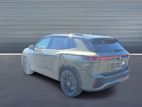 New 2026 Volkswagen Tiguan SE R-Line image 4