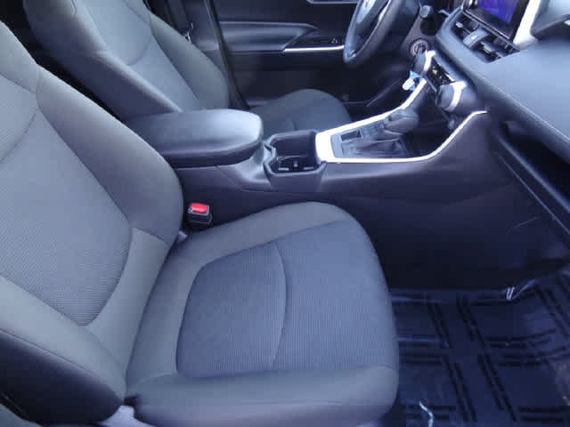 Used 2025 Toyota RAV4 LE AWD/4WD image 12