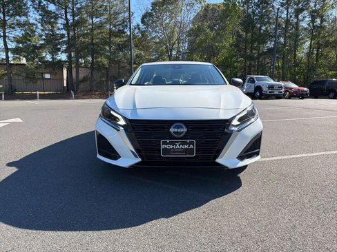 Used 2025 Nissan Altima 2.5 SV FWD image 3