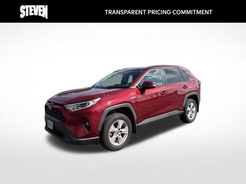 Used 2020 Toyota RAV4 XLE w/ Carpet Mat Package AWD/4WD image 1