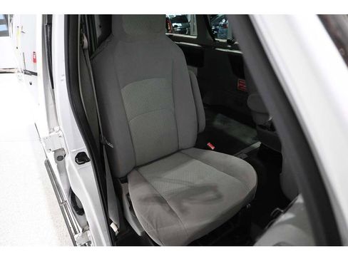 Used 2012 Ford E-350 and Econoline 350 XLT image 16