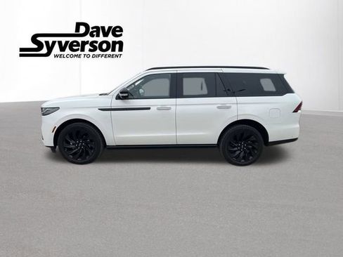 Used 2025 Lincoln Navigator Reserve w/ Jet Appearance Package image 2