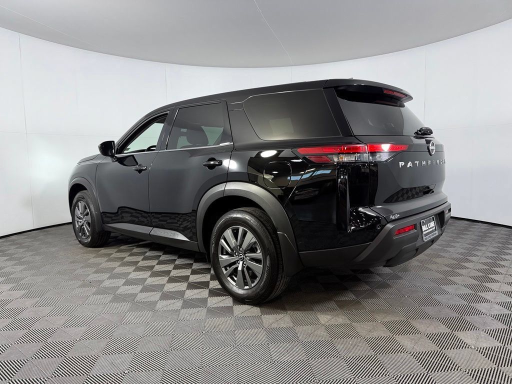 Used 2025 Nissan Pathfinder S FWD image 9