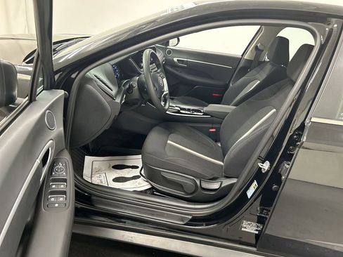 Used 2023 Hyundai Sonata SE image 9