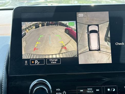Used 2021 Nissan Armada Platinum RWD image 11