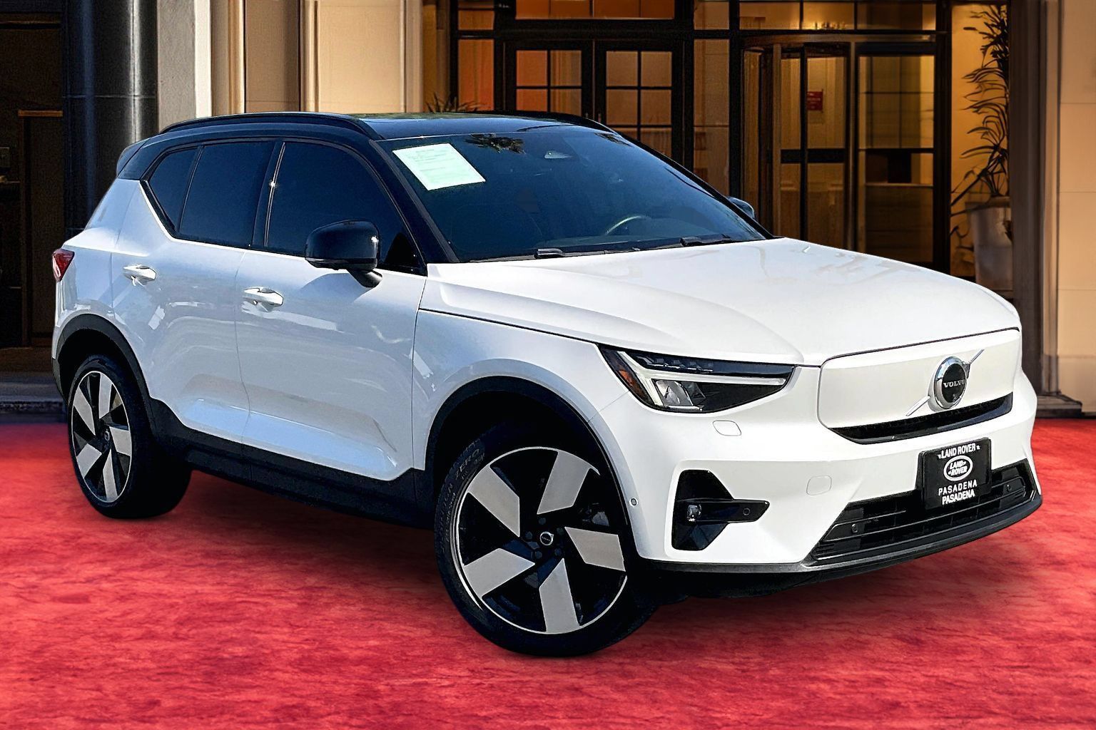 Used 2023 Volvo XC40 Recharge Ultimate AWD/4WD image 2