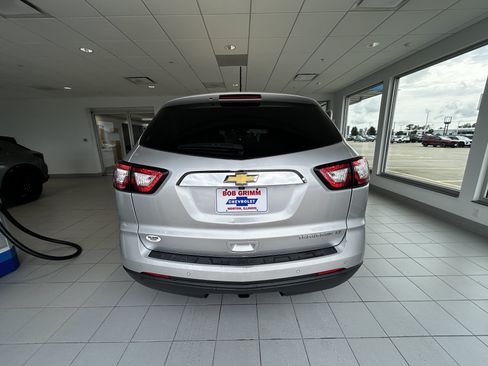 Used 2015 Chevrolet Traverse LT FWD image 8