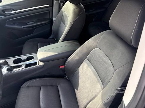 Used 2022 Nissan Altima 2.5 SV FWD image 24