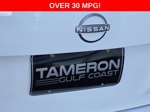 New 2025 Nissan Versa SR w/ Trunk Package FWD image 23