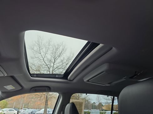 Certified 2022 Honda Pilot Touring image 31