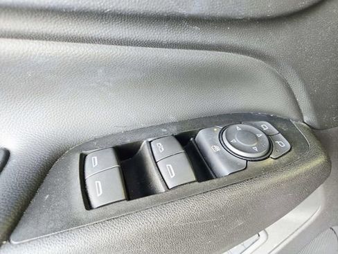 Used 2018 Chevrolet Equinox Premier FWD image 30