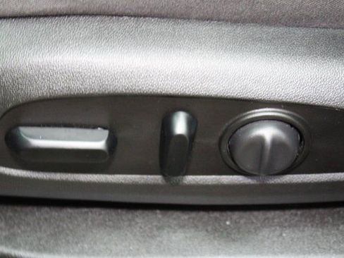 Used 2021 Chevrolet Equinox LT w/ LPO, Floor Liner Package image 18