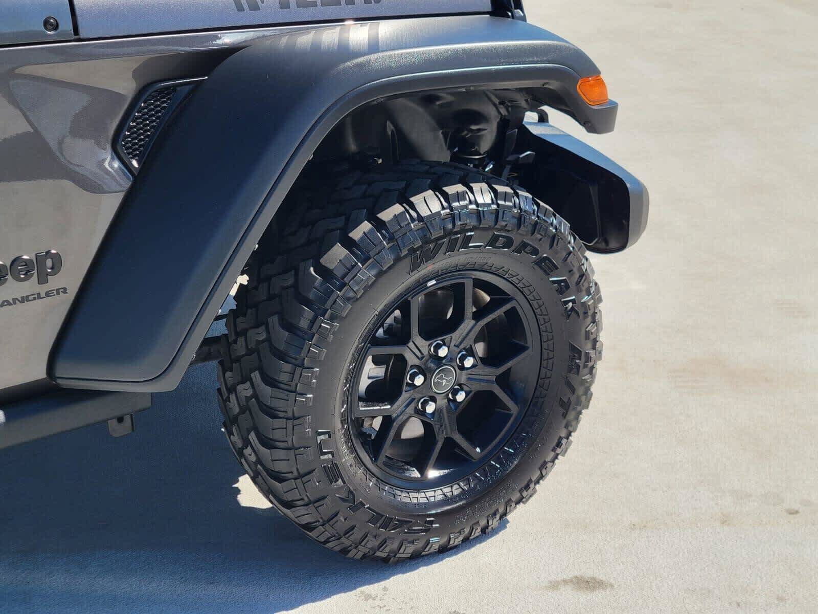 Used 2025 Jeep Wrangler Unlimited Sport AWD/4WD image 9