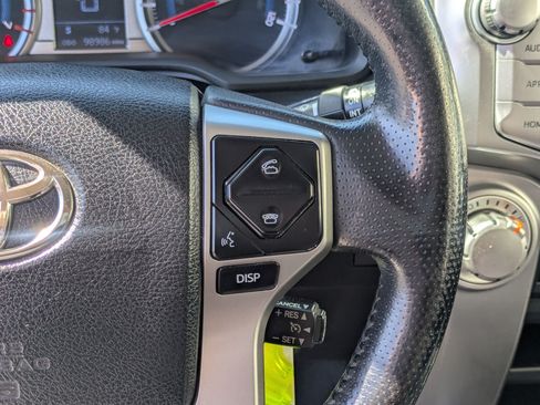 Used 2018 Toyota 4Runner SR5 Premium AWD/4WD image 21