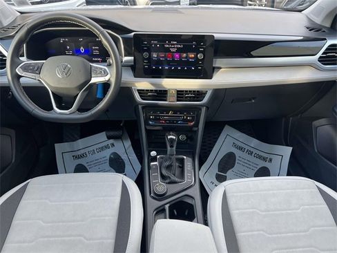 Used 2025 Volkswagen Taos SE image 15