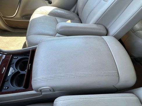 Used 2005 Cadillac Escalade ESV Platinum image 73