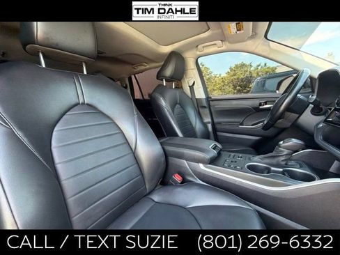 Used 2023 Toyota Highlander XLE AWD/4WD image 22