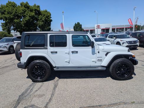 Used 2020 Jeep Wrangler Unlimited Sahara AWD/4WD image 2