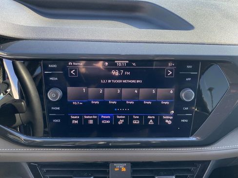 Certified 2022 Volkswagen Taos SEL image 18