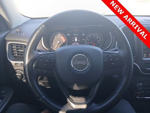 Used 2019 Jeep Cherokee Trailhawk w/ Cold Weather Group image 14