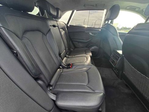 Used 2019 Audi Q8 Prestige w/ Luxury Package image 14