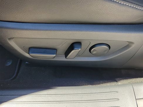 Used 2025 MAZDA CX-50 AWD 2.5 S w/ Premium Package image 18