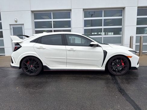 Used 2018 Honda Civic Type R image 3