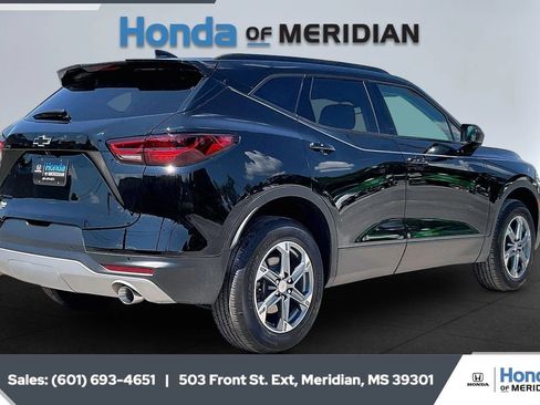 Used 2024 Chevrolet Blazer LT w/ Convenience Package FWD image 11