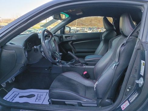 Used 2014 Subaru BRZ Limited w/ Popular Package #2B RWD image 9