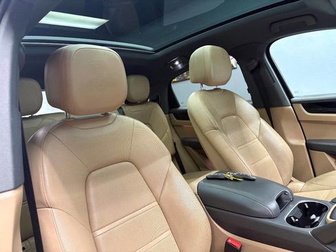 Used 2021 Porsche Cayenne E-Hybrid Coupe image 73