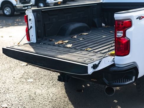 Used 2024 Chevrolet Silverado 2500 Custom w/ Custom Value Package image 39