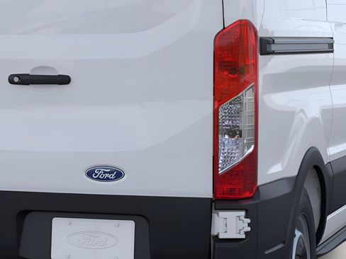 New 2026 Ford Transit 250 Low Roof RWD image 19