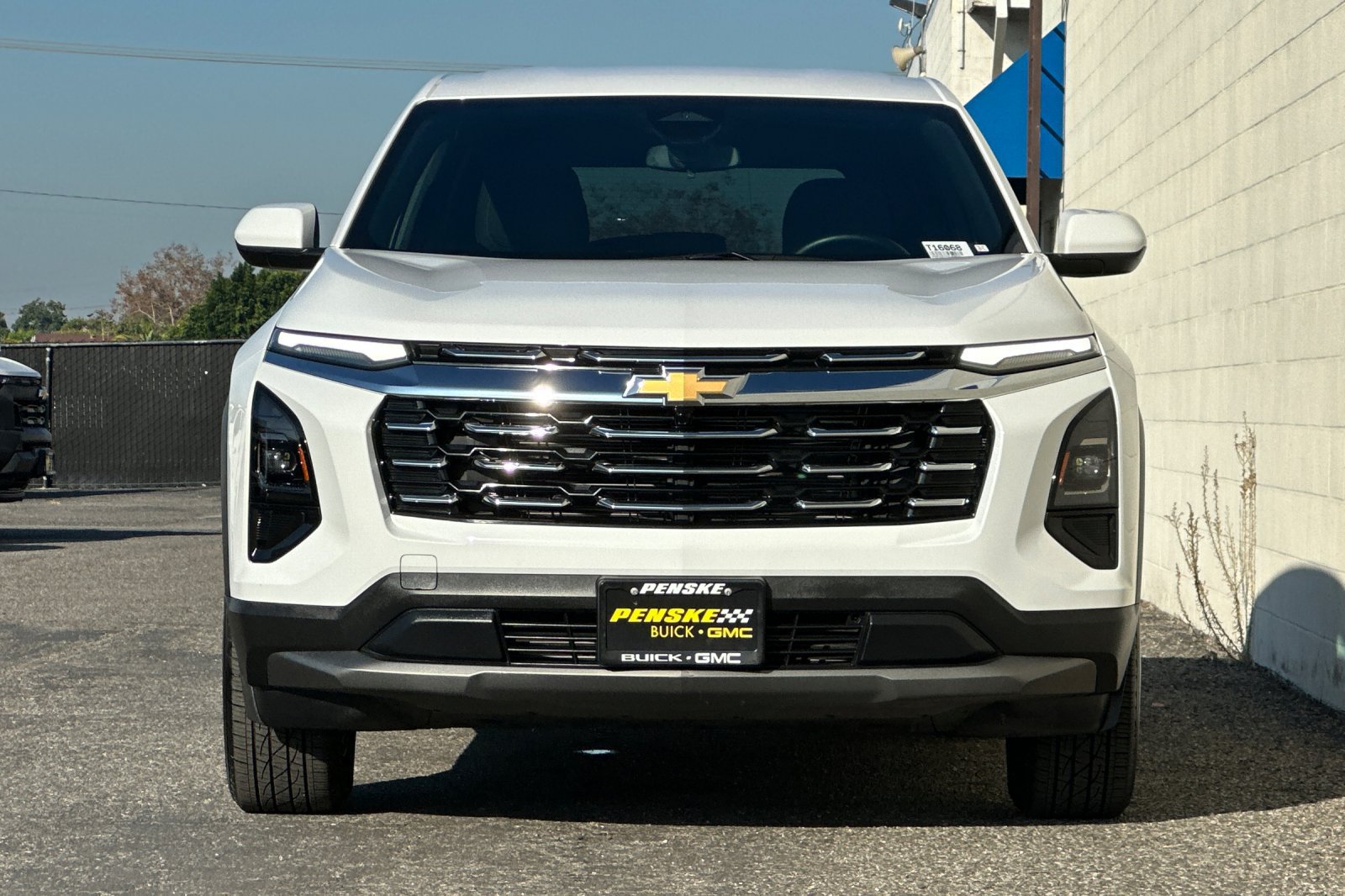 Certified 2025 Chevrolet Equinox LT FWD image 9