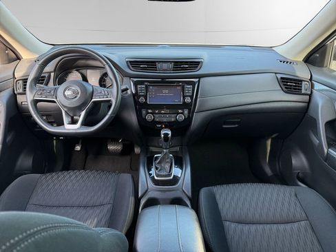 Used 2017 Nissan Rogue SV w/ SV Premium Package image 10