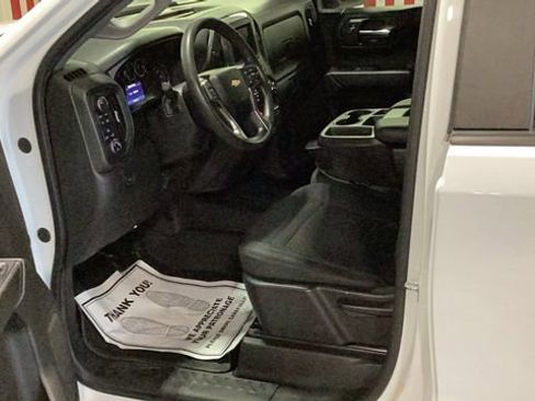Used 2021 Chevrolet Silverado 1500 Custom w/ Custom Max Trailering Package AWD/4WD image 11