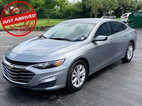 Used 2025 Chevrolet Malibu LT FWD image 2