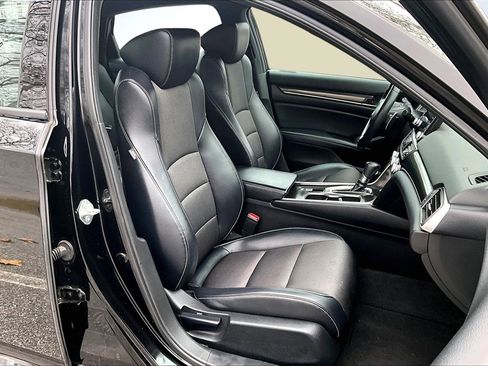 Used 2018 Honda Accord Sport image 28