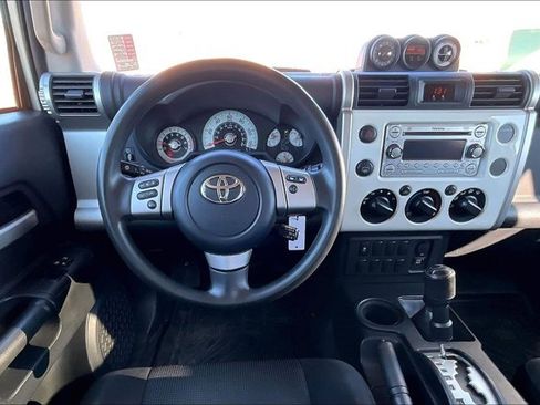 Used 2014 Toyota FJ Cruiser 4WD image 8