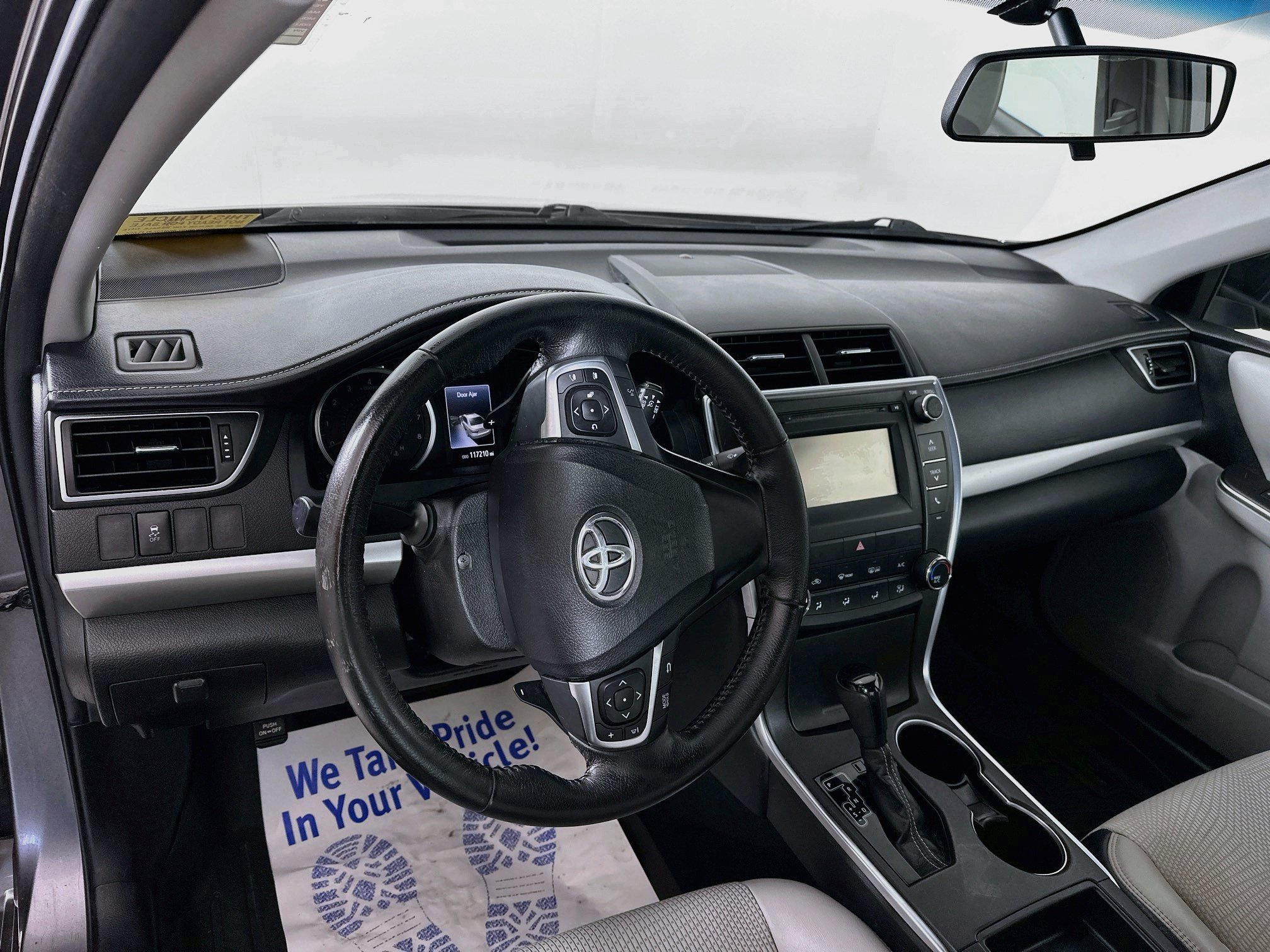 Used 2016 Toyota Camry SE FWD image 9