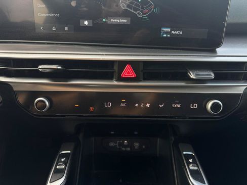 Used 2024 Kia Sorento S FWD image 15