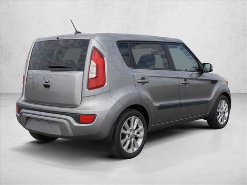 Used 2013 Kia Soul + FWD image 7
