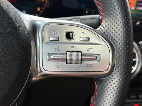 Used 2022 Mercedes-Benz GLA 250 4MATIC image 30