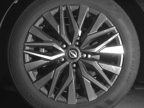 Used 2025 Nissan Altima 2.5 SV image 12