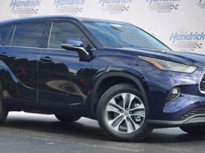 Used 2022 Toyota Highlander XLE
