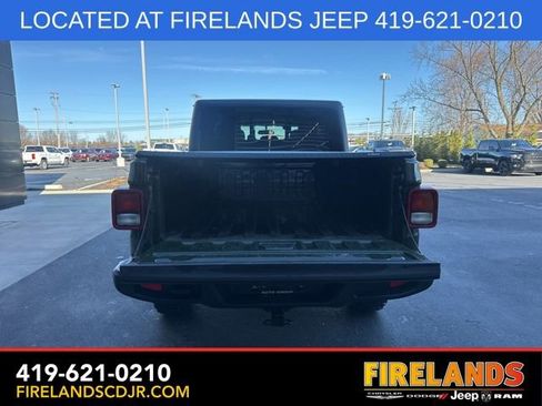 Used 2023 Jeep Gladiator Willys image 8