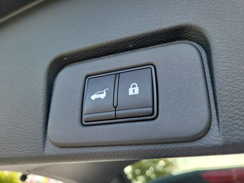 Certified 2025 Nissan Rogue SL FWD image 7