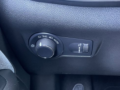 Used 2025 Jeep Compass Sport AWD/4WD image 39