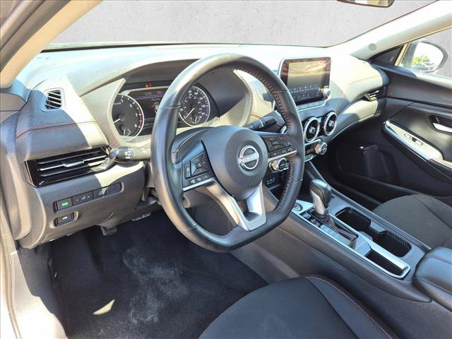 Used 2025 Nissan Sentra SR FWD image 10