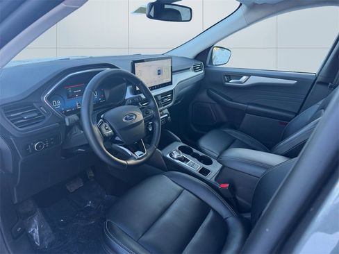 Used 2024 Ford Escape Platinum image 10