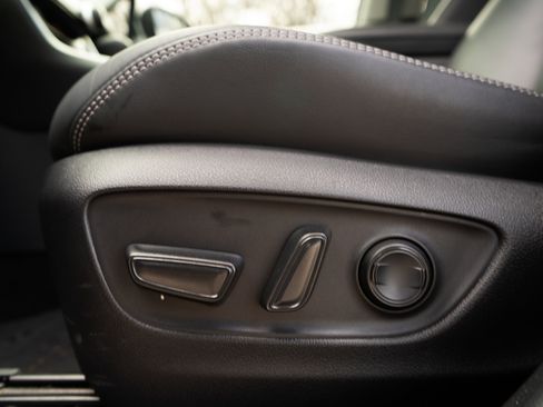 Used 2022 Toyota RAV4 XLE Premium image 37